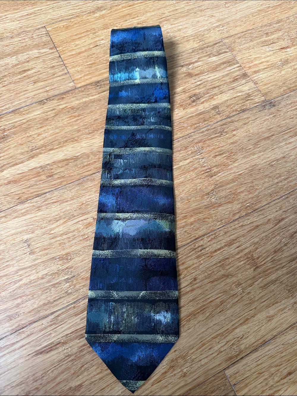 (4t) Bachrach Made in Italy 100% Silk Abstract Stripe Blue Black Art Tie
